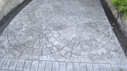 Detalle del suelo de hormigón del garaje